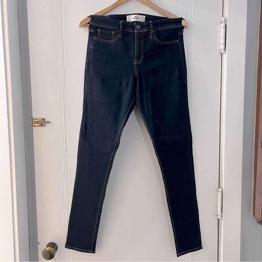 Hollister high rise super skinny jeans, 7R , 28W, dark wash, zipper fly